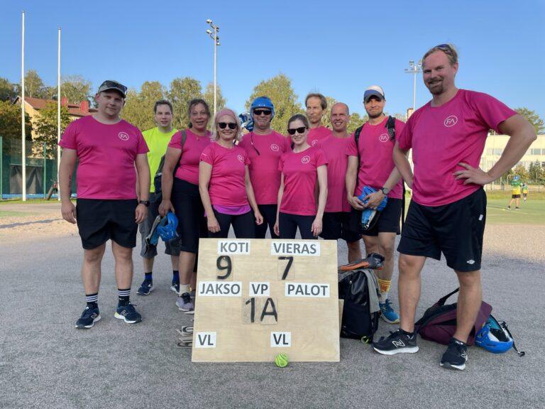 Vufin pesisjoukkue pronssille Roihuvuoren pesispyhätössä